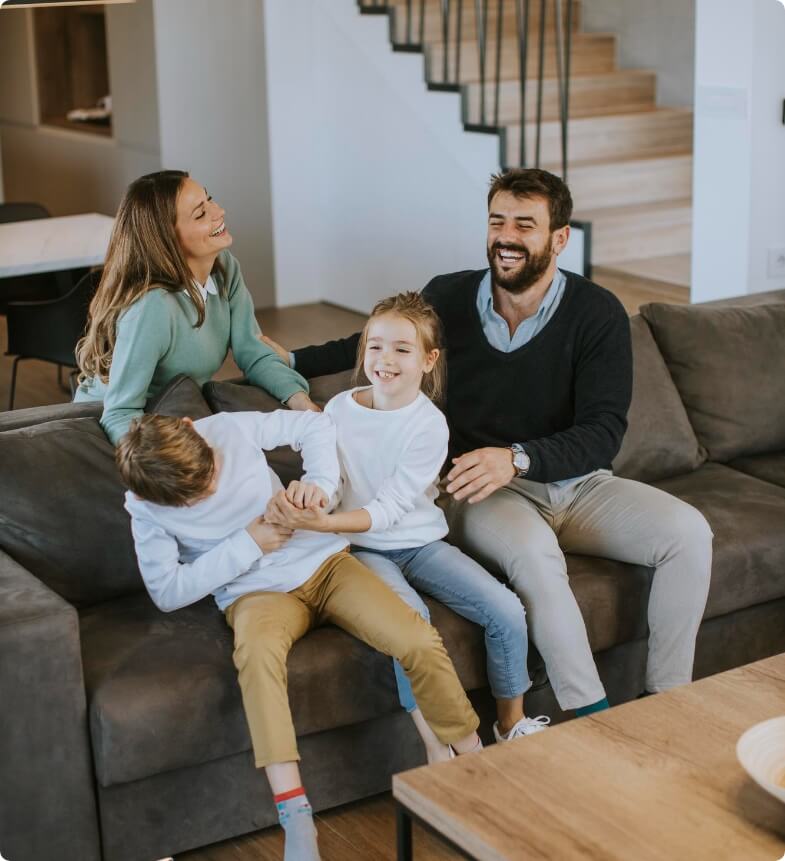Familia en su nuevo hogar